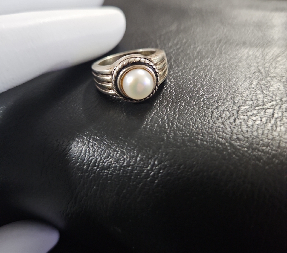 Genuine Pearl Ring in Silver Setting - Picture 7 of 10